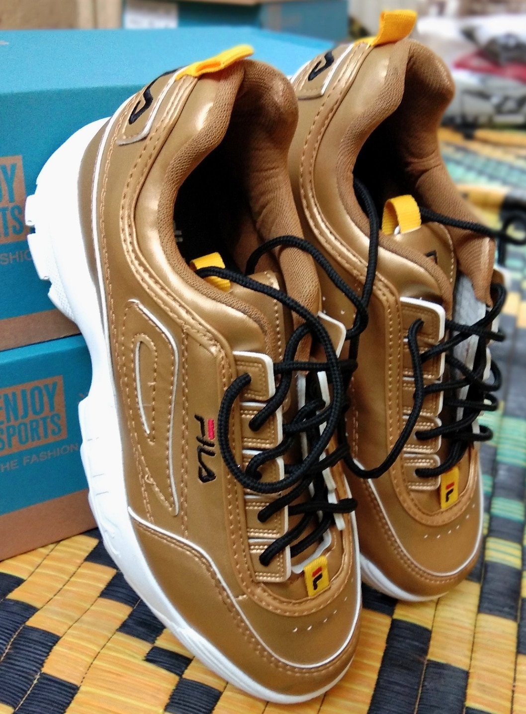 fila disruptor gold